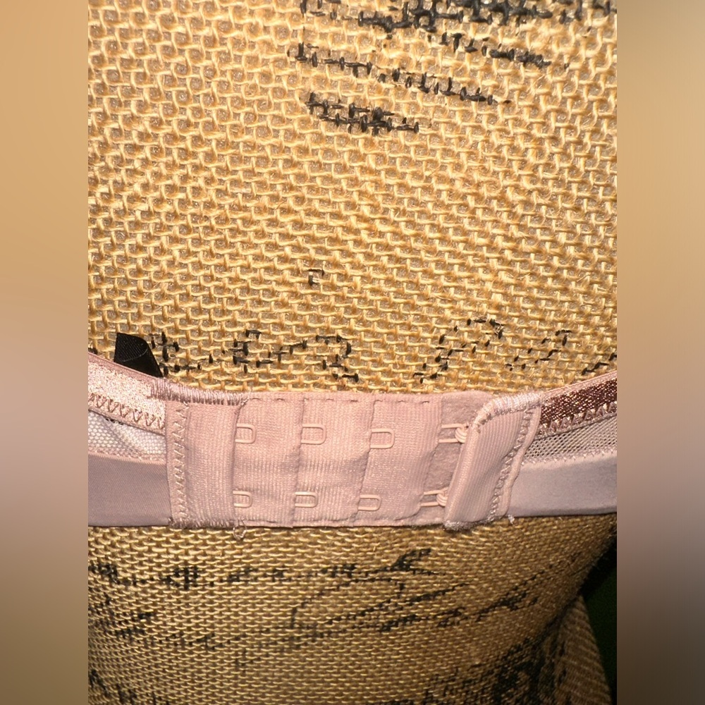 NWT Bra - Picture 8 of 9